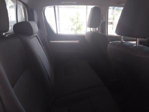 Toyota Hilux 2.4GD-6 double cab 4x4 Raider X manual - Image 17