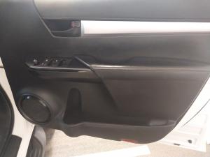 Toyota Hilux 2.4GD-6 double cab 4x4 Raider X manual - Image 24
