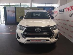 Toyota Hilux 2.4GD-6 double cab 4x4 Raider X manual - Image 4