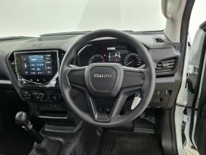 Isuzu D-Max 1.9TD single cab - Image 11