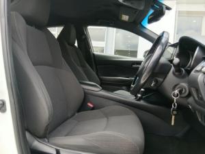 Toyota C-HR 1.2T Plus auto - Image 9