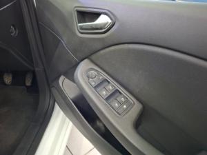Renault Clio 1.0 Turbo Intens - Image 12