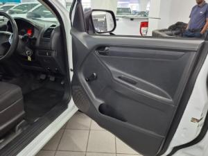 Isuzu D-Max Gen 6 250C single cab - Image 10