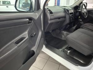 Isuzu D-Max Gen 6 250C single cab - Image 8