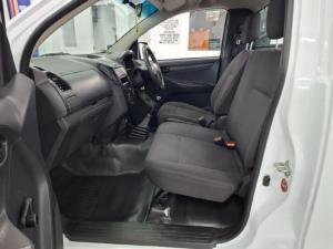 Isuzu D-Max Gen 6 250C single cab - Image 9