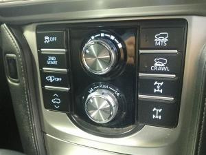 Toyota Land Cruiser Prado 2.8GD VX - Image 24