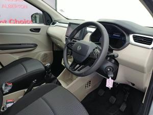 Renault Triber 1.0 Evolution - Image 9