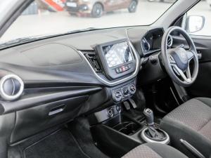 Toyota Vitz 1.0 XR manual - Image 7