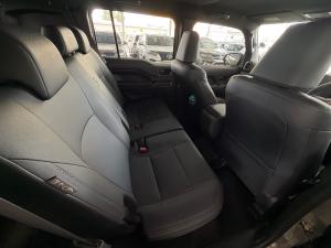 Toyota Land Cruiser FJ 2.7 4x4 VX - Image 14