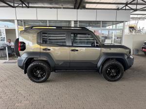 Toyota Land Cruiser FJ 2.7 4x4 VX - Image 3