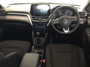 Toyota Urban Cruiser 1.5 XR manual - Image 6