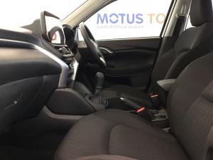 Toyota Urban Cruiser 1.5 XR manual - Image 7