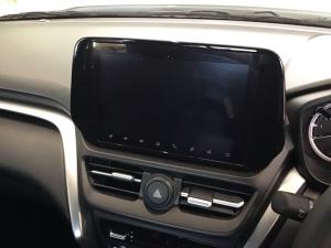 Toyota Urban Cruiser 1.5 XR manual - Image 9