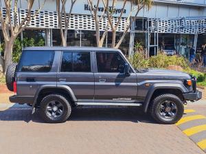Toyota Land Cruiser 76 2.8GD-6 station wagon VX - Image 3