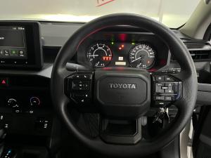 Toyota Hilux 2.8GD-6 double cab SRX 4x4 - Image 8