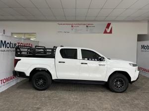 Toyota Hilux 2.8GD-6 double cab SRX 4x4 - Image 3