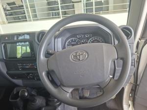 Toyota Land Cruiser 79 4.5D-4D V8 double cab LX - Image 8