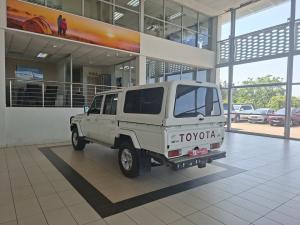 Toyota Land Cruiser 79 4.5D-4D V8 double cab LX - Image 13