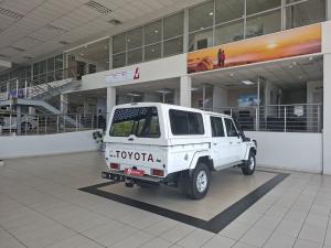 Toyota Land Cruiser 79 4.5D-4D V8 double cab LX - Image 2