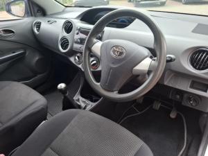 Toyota Etios hatch 1.5 Sprint - Image 6
