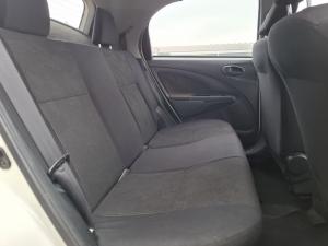 Toyota Etios hatch 1.5 Sprint - Image 8