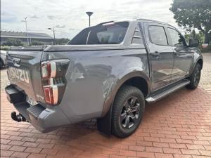 Isuzu D-Max 3.0TD double cab V-Cross - Image 3