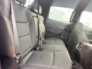 Isuzu D-Max 3.0TD double cab V-Cross - Image 5