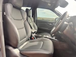 Isuzu D-Max 3.0TD double cab V-Cross - Image 7