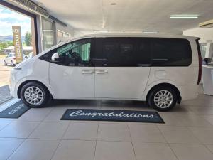 Hyundai Staria 2.2D Executive automatic - Image 3
