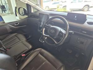 Hyundai Staria 2.2D Executive automatic - Image 8