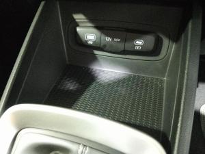 Hyundai Venue 1.2 Premium - Image 25