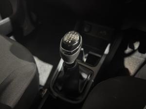 Renault Kwid 1.0 Techno manual - Image 12