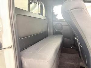 Toyota Hilux 2.8GD-6 Xtra cab Legend auto - Image 11