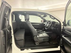 Toyota Hilux 2.8GD-6 Xtra cab Legend auto - Image 13