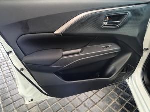 Suzuki Swift 1.2 GLX manual - Image 13