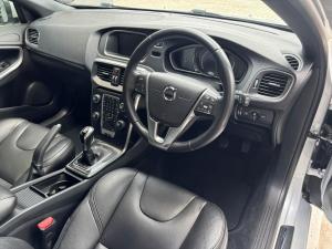 Volvo V40 D2 Momentum - Image 10