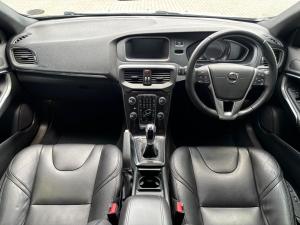 Volvo V40 D2 Momentum - Image 9