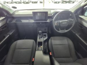 Toyota Hilux 2.8GD-6 double cab SRX 4x4 - Image 6