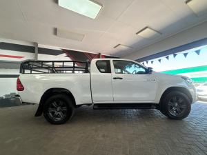 Toyota Hilux 2.4GD-6 Xtra cab Raider auto - Image 3