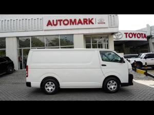 Toyota Quantum 2.7 panel van - Image 3