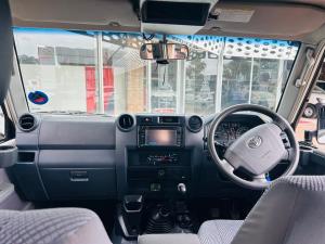 Toyota Land Cruiser 79 4.0 V6 double cab - Image 6