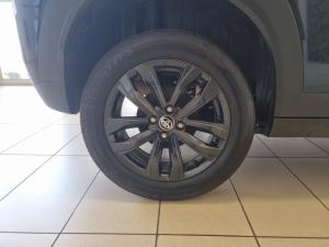 Toyota Starlet Cross 1.5 XS auto - Image 17