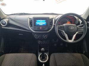 Toyota Vitz 1.0 XR manual - Image 6