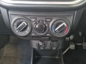 Toyota Vitz 1.0 XR manual - Image 13