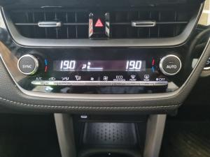 Toyota Corolla Cross 1.8 HEV XR - Image 14