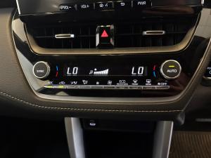 Toyota Corolla Cross 1.8 HEV XS - Image 15