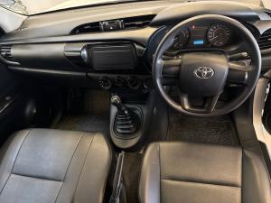 Toyota Hilux 2.0 single cab S (aircon) - Image 6