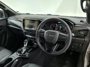 Isuzu D-Max 3.0TD double cab V-Cross - Image 10