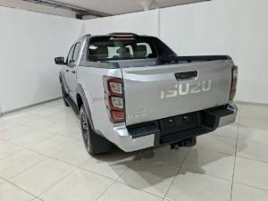 Isuzu D-Max 3.0TD double cab V-Cross - Image 3