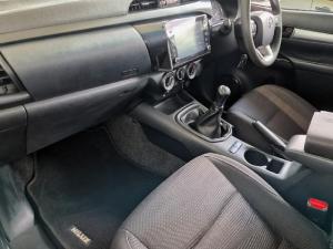 Toyota Hilux 2.4GD-6 Xtra cab Raider manual - Image 9